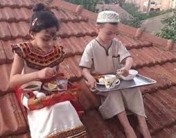 عادات خاصة  و طقوس احتفالات  مميزة    ترافق الطفل الصائم للمرة الأولى بالجزائر 